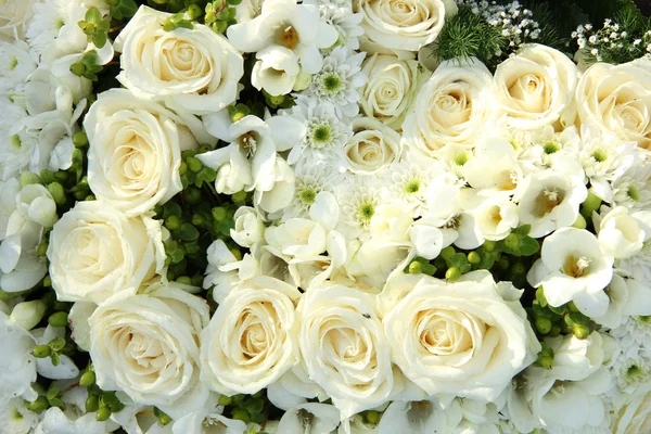 Fleurs de mariage blanches — Photo