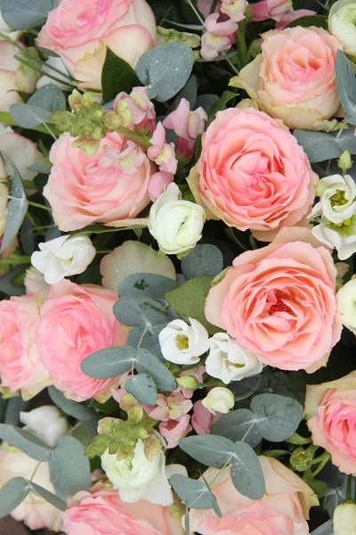 Arrangement nuptial en rose et blanc — Photo