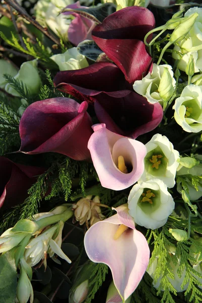 Calla lillies γάμου ρύθμιση — Φωτογραφία Αρχείου