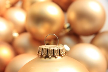 Altın christmas süsleme, yumuşak odak