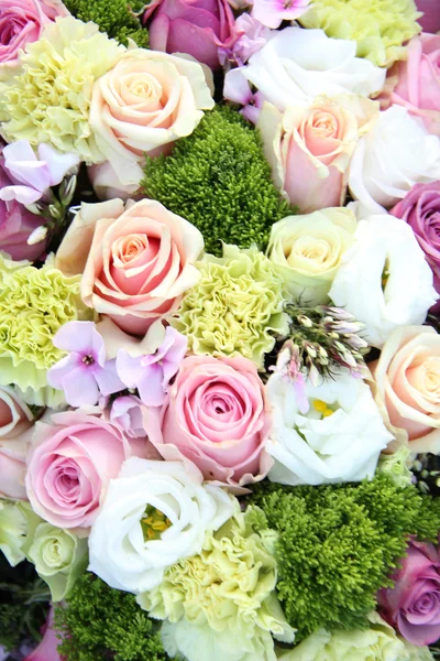 Centrotavola da sposa viola, rosa e bianca — Foto Stock