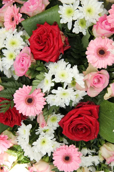 Wedding arrangement in pink and white — Stock Photo, Image