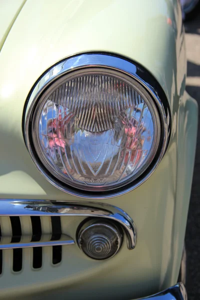 Detalle de una parte delantera del coche vintage —  Fotos de Stock