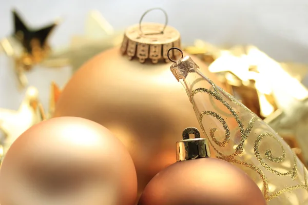 Decorações de Natal dourado — Fotografia de Stock