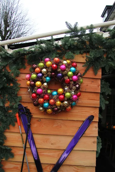 Log cabin with christmas decorations — Stock Photo, Image