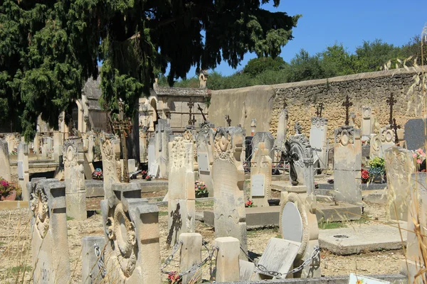 Gamla kyrkogården i provence — Stockfoto