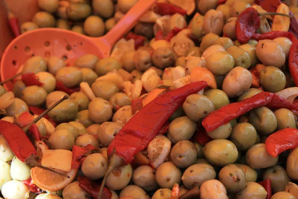 Aceitunas en un mercado francés — Foto de Stock