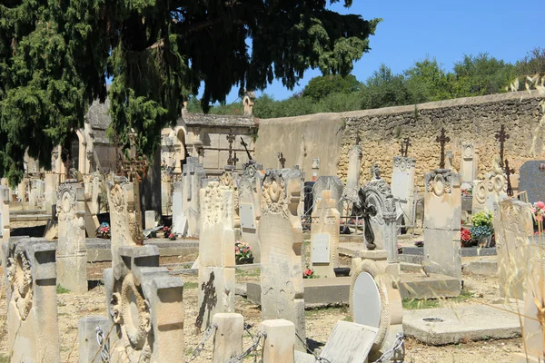 Antiguo cementerio en la Provenza — Foto de Stock