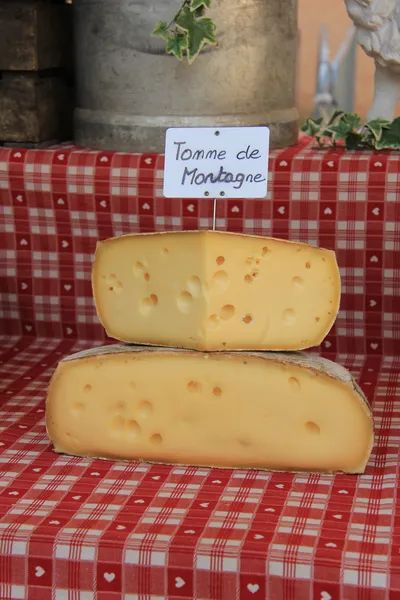 Formaggio in un mercato provenzale — Foto Stock