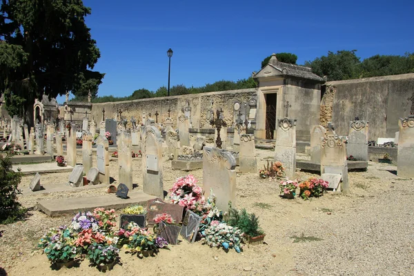 Gamla kyrkogården i provence — Stockfoto