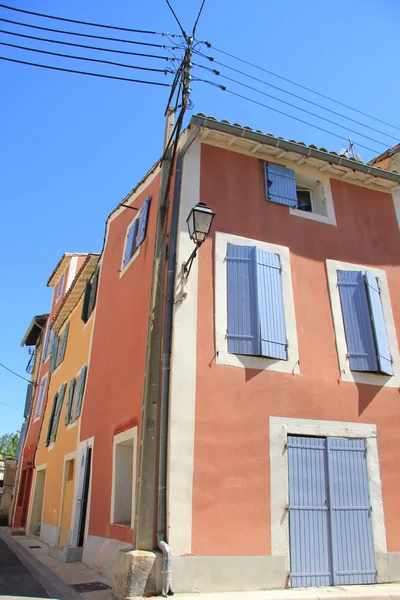 Gekleurde huizen in de provence — Stockfoto