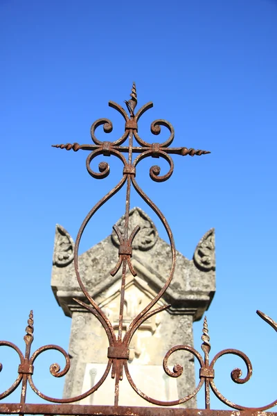 Tombstone-a francia temetőben — Stock Fotó