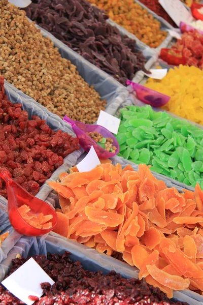 Candied fruit at a market stall — Stock Photo, Image