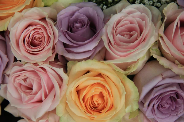 Matrimonio colorato misto composizione floreale — Foto Stock