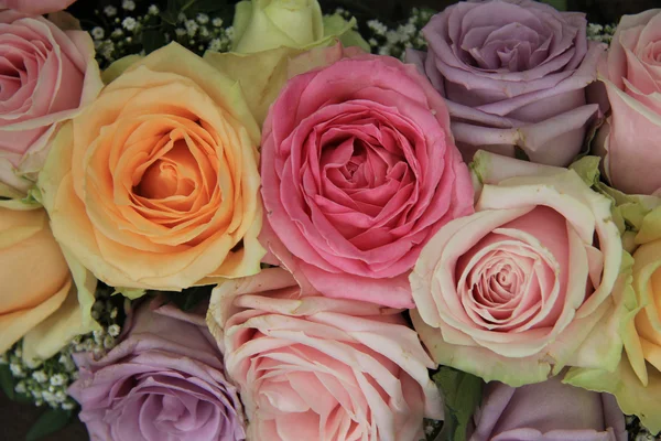 Pastel roses in bridal arrangement — Stock Photo, Image