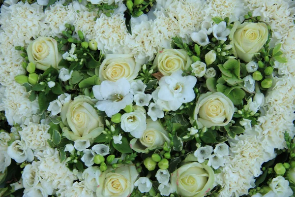 Flores de boda blancas — Foto de Stock