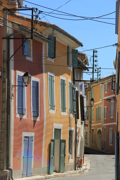 Gekleurde huizen in de provence — Stockfoto