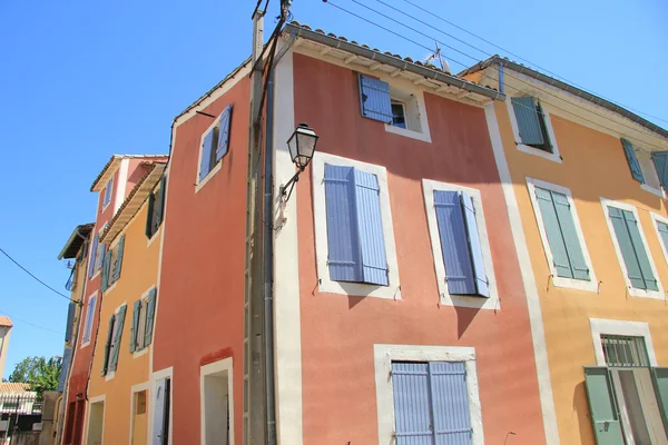 Gekleurde huizen in de provence — Stockfoto