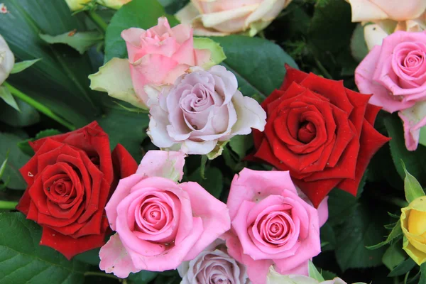 Bouquet misto in colori vivaci — Foto Stock