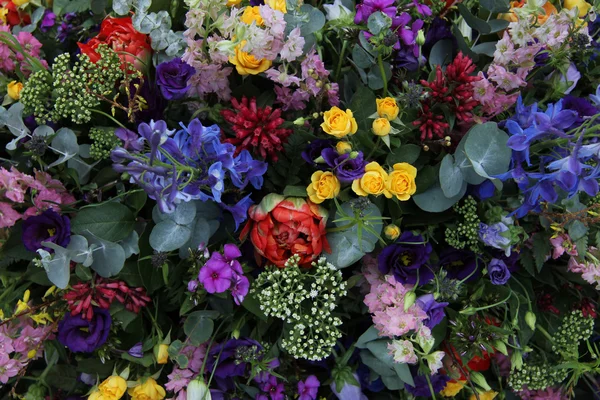 Gemischter Blumenschmuck — Stockfoto