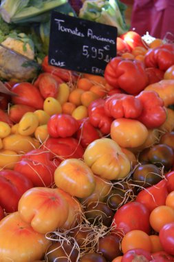 domates çeşitli renklerde