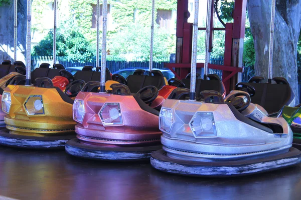 Dodgem coches en una fila — Foto de Stock