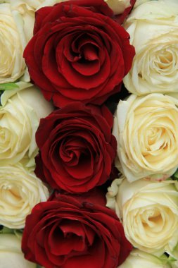 Kırmızı ve beyaz gül düğün düzenleme