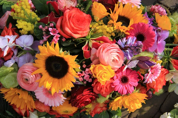 Gemengd boeket in felle kleuren — Stockfoto