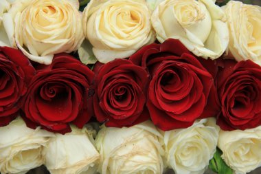 Kırmızı ve beyaz gül düğün düzenleme