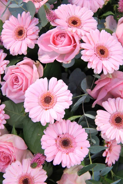 Pink bridal flowers — Stock Photo, Image