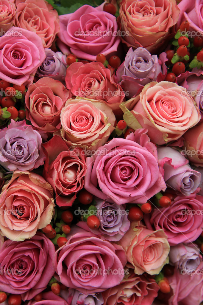 Pastel roses wedding arrangement — Stock Photo © portosabbia #44416387