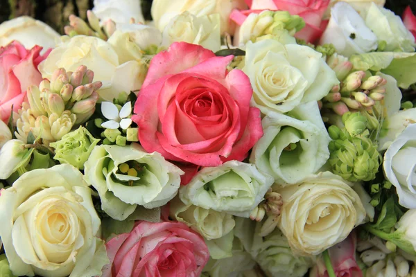 Arrangement nuptial rose et blanc — Photo