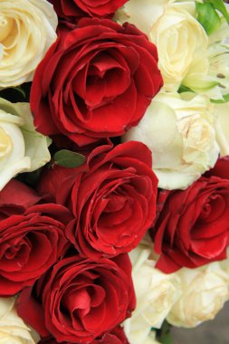 Kırmızı ve beyaz gül düğün düzenleme