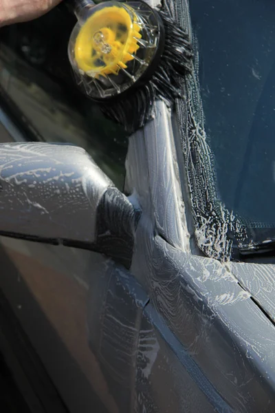 Cleaning the car — Stock Photo, Image