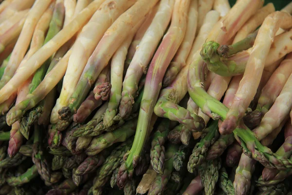 Asparagus at the market — Stock Photo, Image
