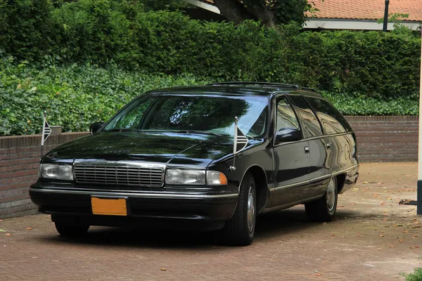 Carro funebre nero — Foto Stock