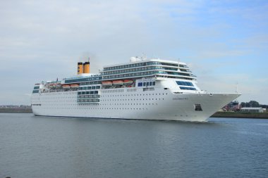 IJmuiden, Hollanda, 13. Haziran 2014: costa romantica neo