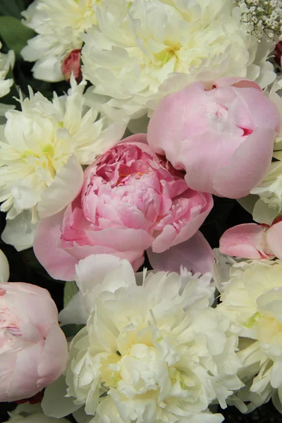牡丹婚礼花束 — 图库照片