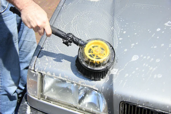 Reinigen van de auto — Stockfoto