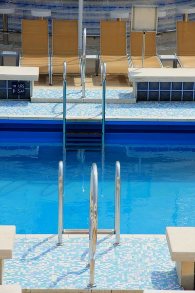 Swimming pool area at cruise ship — Stock Photo, Image