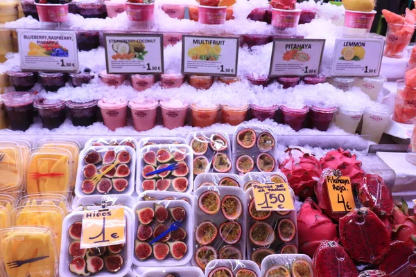 Barselona Spanya Eylül 2019 Boqueria Market Taze Meyve Suları Buzda — Stok fotoğraf