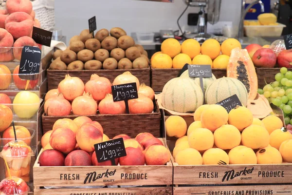 Barcelona Spanien September 2019 Färgrik Frukt Boqueria Market Olika Sorters — Stockfoto