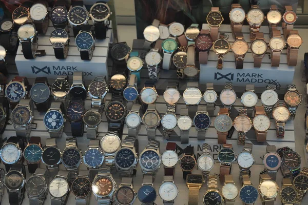 Cornella Llobregat España Octubre 2019 Mark Maddox Relojes Escaparate Splau —  Fotos de Stock