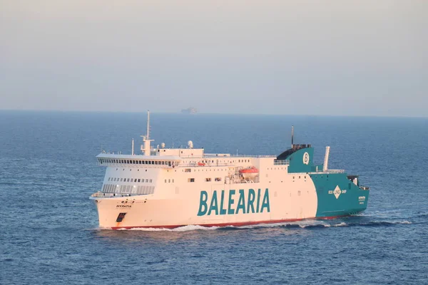 スペイン バルセロナ 2019年9月24日 バレリアが運航するヒュパティア アレハンドリアフェリー バルセロナ港に向けて出航 バレアレス初のLng船 — ストック写真