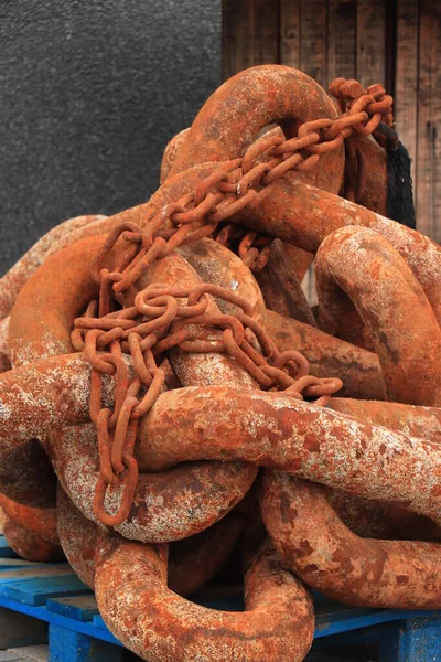 Detail Van Een Zware Roestige Ankerketting Van Een Schip — Stockfoto