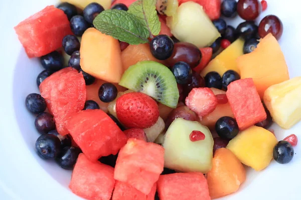 Fresh Juicy Fruit Salad Bright Colors Decorated Fresh Mint Leaves — Stock Photo, Image