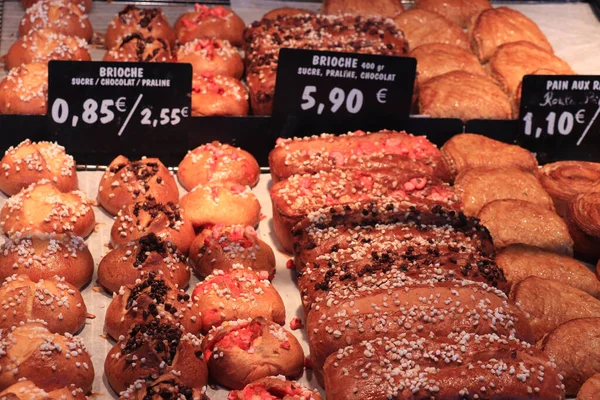 Pão Francês Típico Uma Grande Padaria Vários Tipos Com Chocolate — Fotografia de Stock