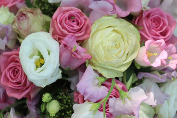 Смешанные Цветы Различных Оттенках Розового Цветочном Украшении Свадьбы — стоковое фото