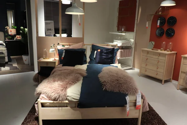 Haarlem Oktober 2021 Ikea Showroom Bed Met Bijpassend Beddengoed Kussens — Stockfoto