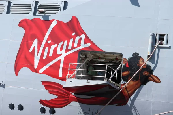 IJmuiden, Hollanda - 22 Nisan 2022: Valiant Lady yolcu gemisi, Virgin Voyages tarafından işletiliyor, gemi yapımcısı Fincantieri. Yayın ayrıntıları